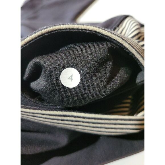 Lululemon Crop Pants Leggings Size 4 - Picture 5 of 6